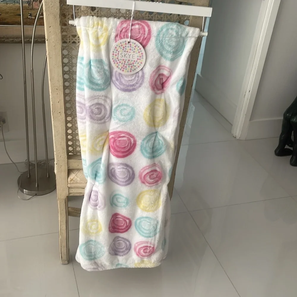 Skye White/Pink/Yellow Pastel 